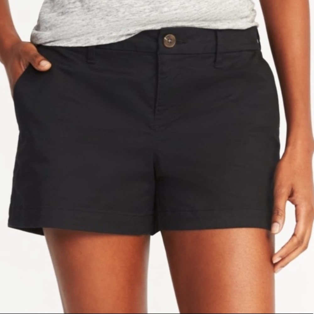 Old Navy Mid Rise Everyday Black Shorts